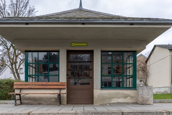 Ellefelder Buchhaltestelle bekommt Tauschbank - Seit April 2017 ist die Buchhaltestelle Ellefeld geöffnet. 