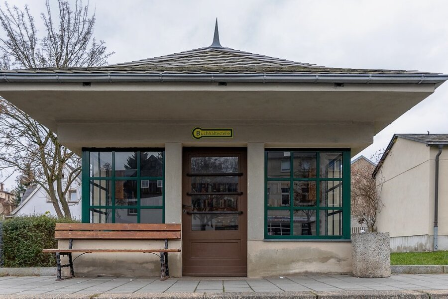 Ellefelder Buchhaltestelle bekommt Tauschbank - Seit April 2017 ist die Buchhaltestelle Ellefeld geöffnet.