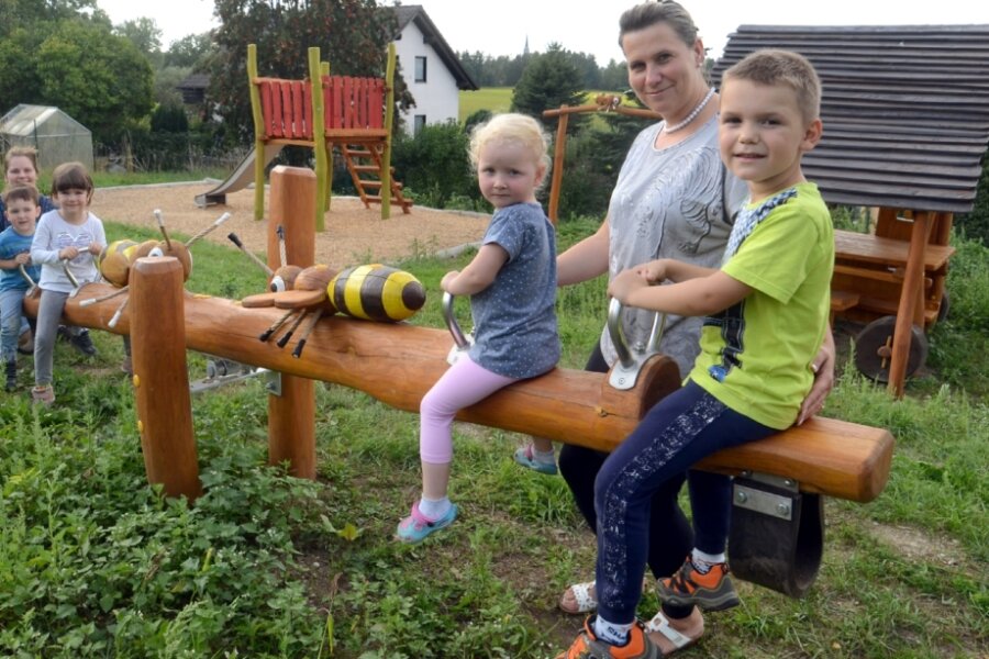 Ellefelder Juchhöh jetzt mit "Bienen-Spielplatz" - 