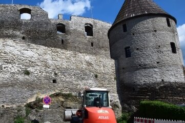Die Burgfestspiele finden statt, obwohl die Sanierung der Ruine noch nicht abgeschlossen ist. Die notwendigen Restarbeiten sollen auf die Veranstaltung keinen Einfluss haben.