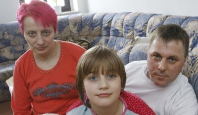 Eltern verklagen Klinikums-Ärzte - 
              <p class="artikelinhalt">Annett und René Riedel fordern von zwei Ärzten des Klinikums Schmerzensgeld für ihre an Epilepsie leidende Tochter Franziska.</p>
            