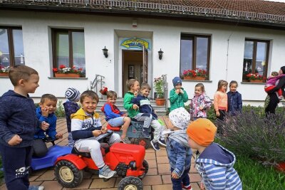 Elternbeiträge bleiben in Oberwiera weiter stabil - In der Kindertagesstätte "Kunterbunt" in Oberwiera ging es am Dienstag verfrüht-herbstlich-fröhlich zu. 