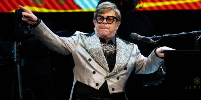 Elton John und sein Live-Abschied in Berlin: Bunte Muppet-Träume aus der Rakete - 