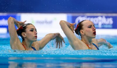 EM im Synchronschwimmen: Deutsches Top-Duett zieht Blicke auf sich - Marlene Bojer und Michelle Zimmer führen die Startliste der Deutschen Meisterschaft an. Das Foto des Nationalmannschafts-Duetts entstand im Mai 2021 bei der Europameisterschaft in Budapest, wo sich beide fürs Finale qualifizieren konnten. 