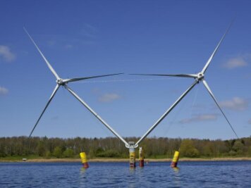 EnBW testet schwimmende Windräder im Baggersee -  
          Ein Prototyp der schwimmenden Windenergieanlage «Nezzy 2».