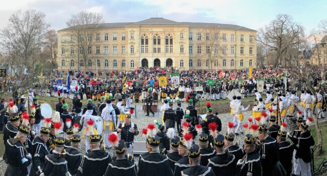Endlich wieder Bergparade in Zwickau - Im Jahre 2018 fand das Abschlusskonzert der Bergparade in Zwickau erstmals auf dem Platz der Deutschen Einheit statt. 