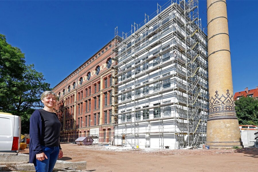 Endspurt für das Millionenprojekt in der historischen Pfefferkorn-Fabrik - Bauleiterin Beate Lussi an der historischen Pfefferkorn-Fabrik, die zum Seniorenzentrum umgebaut wird.