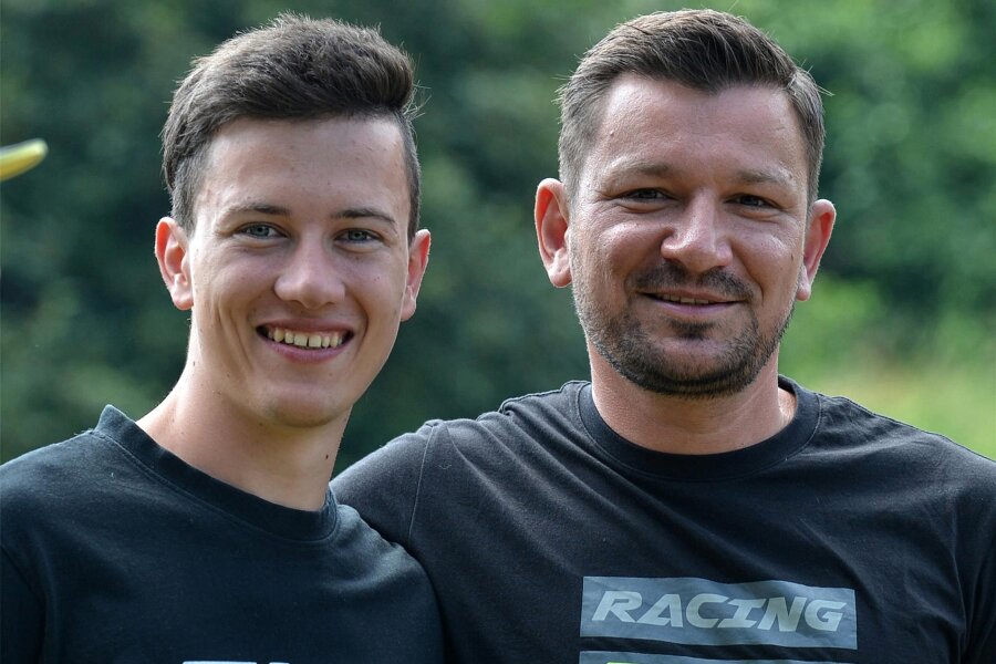 Enduro: Flöhas Teamchef setzt auch auf den Nachwuchs - Erfolgreiches Sachsen-Duo: Jermey Sydow (l.), der sein erstes Männerjahr in der Enduro-WM bestreitet, und Teamchef Marcus Kehr aus Flöha.