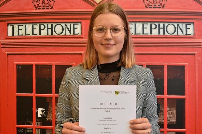 Lucia Wild, Elftklässlerin im Gymnasium Markneukirchen, hat den 1. Preis beim Bundeswettbewerb Fremdsprachen in der Kategorie Englisch Solo erreicht. 