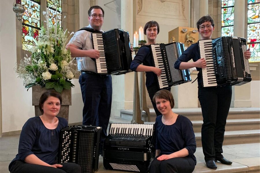 Ensemble „Tastsinn“ in Niederwiesa: Akkordeon ist mehr als Volksmusik - Das Akkordeonensemble Tastsinn ist diese Woche in der Kirche in Niederwiesa zu Gast.