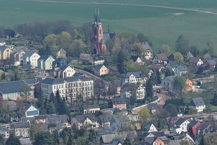 Blick auf den Ortskern von Niederwürschnitz. Die Gemeinde wurde 1447, also vor 575 Jahren, erstmals urkundlich erwähnt. Das soll gefeiert werden. 