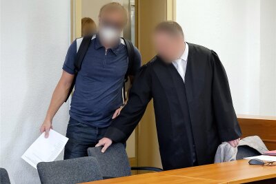 Entscheidung in Chemnitz gefallen: Sextäter muss ins Gefängnis - Vor dem Landgericht in Chemnitz ist am Dienstag ein Mann wegen schwerem sexuellen Missbrauchs von Kindern zu einer Haftstrafe von zwei Jahren und zehn Monaten verurteilt worden.