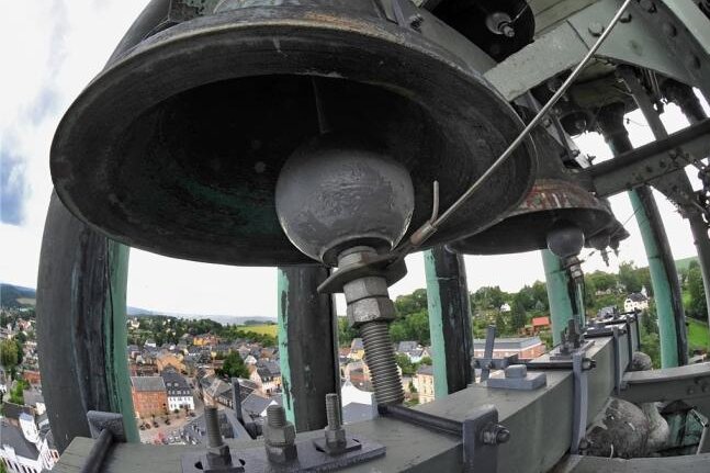 Entscheidung zur Zukunft von Lößnitzer Glockenspiel mit Nazi-Inschriften gefallen - 