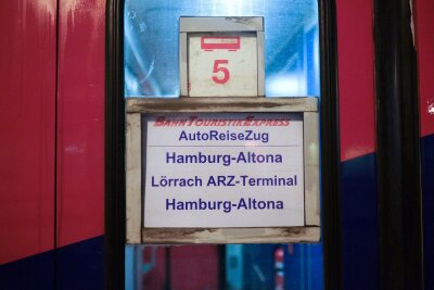 Entspannter mit dem Auto reisen - auf der Schiene - Von Hamburg nach Lörrach fährt der Anbieter Bahn-Touristik-Express.