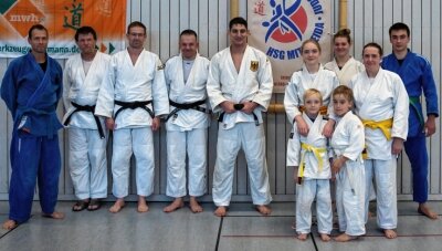 "Er hat uns ganz schön gescheucht" - Eduard Trippel brachte den Mittweidaer Judoka am Sonntag einige Kniffe bei. Zehn Aktive der Gastgeber waren dabei. 