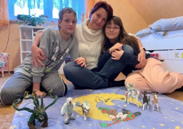 Erfolgreiche Aufholjagd: Start ins Leben mit reichlich 600 Gramm - Anita Hübner heute mit ihren beiden Kindern Niclas und Katharina, die nun zehn Jahre alt sind. 