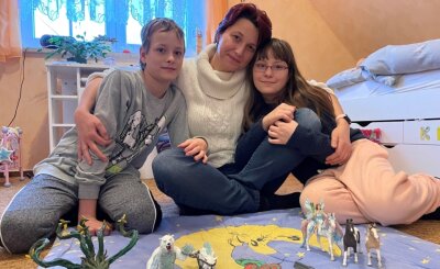 Erfolgreiche Aufholjagd: Start ins Leben mit reichlich 600 Gramm - Anita Hübner heute mit ihren beiden Kindern Niclas und Katharina, die nun zehn Jahre alt sind. 