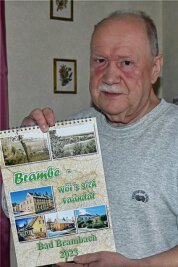 Erhard Adler und sein 20. Bad Brambach-Kalender - Ortschronist Erhard Adler mit seinem Kalender.
