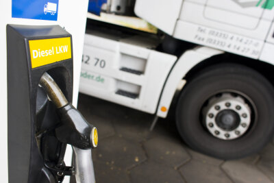 Erlau: Mehr als 30.000 Liter Diesel von Tankstelle gestohlen - 