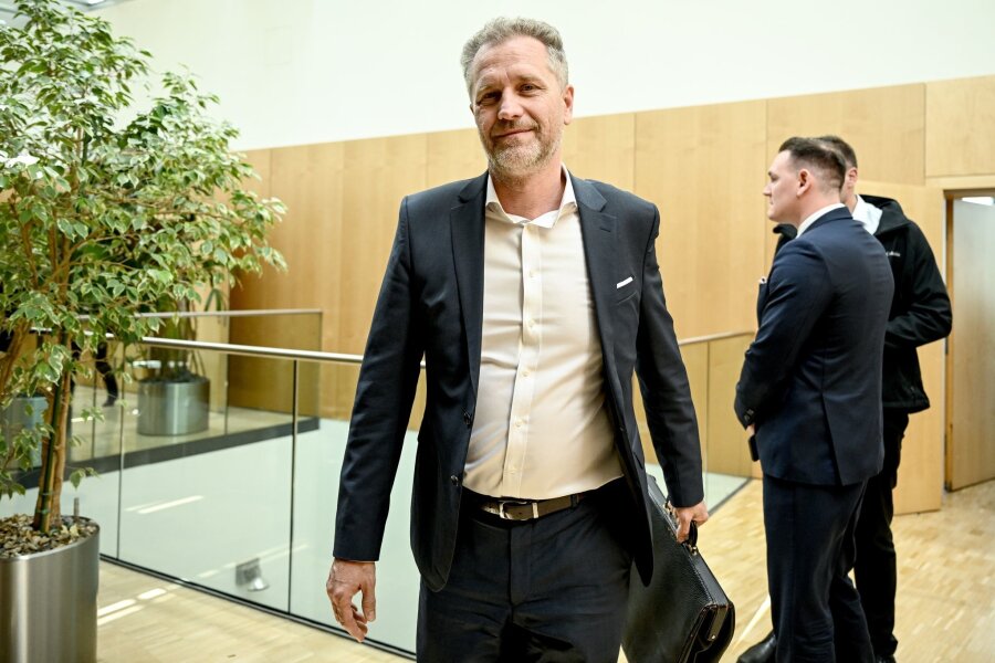 Ermittler durchsuchen Bystrons Wohnadresse in Berlin - Der AfD-Bundestagsabgeordnete Petr Bystron wechselt in wenigen Wochen ins Europaparlament.