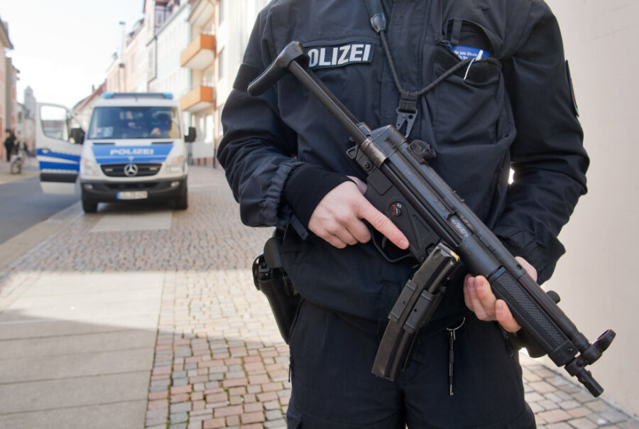 Ermittlungen: Polizei-Maschinenpistole in Riesa verschwunden - In Riesa ist eine Maschinenpistole MP5 des Herstellers Heckler & Koch abhandengekommen.