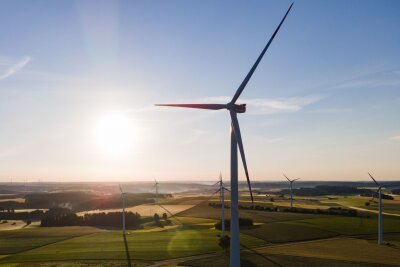 Erneuerbare Energien deckten 56 Prozent des Stromverbrauchs - Der Ausbau Erneuerbarer Energien hat zuletzt deutlich zugelegt.