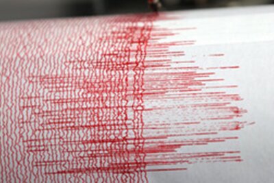 Erneut deutlich spürbares Erdbeben in Klingenthal: „Das war ein Knall!“ - Ein Seismograph zeichnet ein schweres Erdbeben auf. Die Magnituden im Vogtland fallen geringer aus. Die jüngsten Beben in Klingenthal sind aber im spürbaren Bereich.