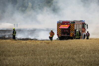 Erneut Feldbrand in Schneeberg - Etwa zwei Hektar Feld sind ersten Angaben zufolge am Dienstagnachmittag unterhalb des Keilberges in Brand geraten.