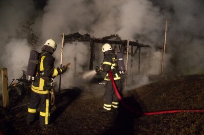 Erneut Feuer in Neukirchen: Gartenlaube zerstört - 