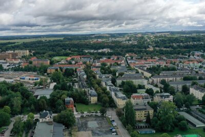 Erneut laute Hilferufe in Zwickau: Was hinter dem Rätsel stecken könnte - Die Wolken hängen tief über der Nordvorstadt Zwickau. Aus diesem Stadtteil kamen die mysteriösen Hilfeschreie.