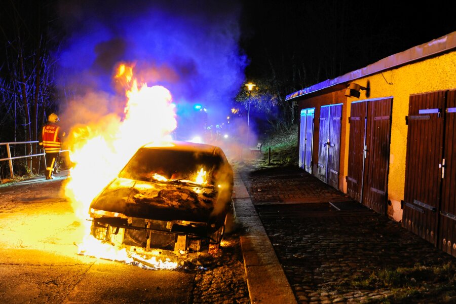 Erneut Pkw-Brand in Annaberg - An der Hans-Hesse-Straße in Annaberg ist in der Nacht zu Donnerstag ein Mazda ausgebrannt.