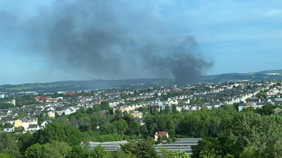 Erneut Rauchwolke über Chemnitz: Brände in mehreren Stadtteilen - Blick vom Flemmingkrankenhaus aus