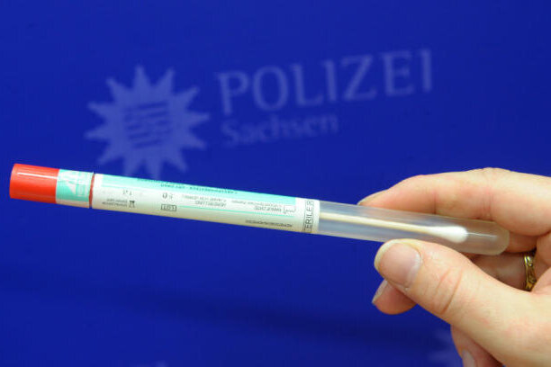 Erneuter Massengentest: Polizei sucht Mutter der toten Babys in Schwarzenberg und Rotava - 