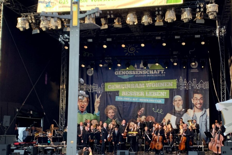 Eröffnungskonzert zum Bergstadtfest in Freiberg: Feurig, festlich, fulminant - Die mittelsächsische Philharmonie in voller Besetzung.,