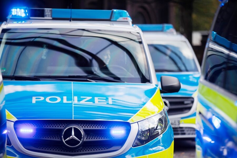 Erst Beleidigungen, dann Schläge und Tritte: Gruppe attackiert jungen Mann in Zwickau - (Symbolbild)
