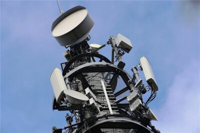 Erste Antennen für eigenständiges 5G-Netzwerk in Chemnitz - Ein Vodafone-Sendemast für den Mobilfunk-Standard 5G.