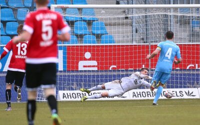 Erste Rückrundenniederlage: Chemnitzer FC verliert gegen Aalen 0:1 - Rico Preißinger (Aalen) trifft zum 1:0.