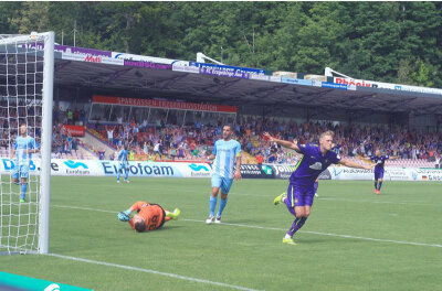 Erste Saisontore, erster Saisonsieg: Erzgebirge Aue gewinnt 2:0 - Treffer zum 1:0: Björn Kluft erzielte das Führungstor.