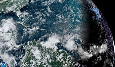 Erster Hurrikan der Saison im Atlantik verstärkt sich - Das Satellitenbild der National Oceanic and Atmospheric Administration (NOAA) zeigt den Hurrikan "Beryl".