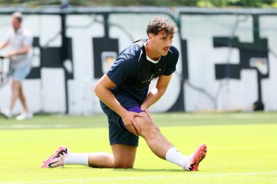 Erstes Vorbereitungsspiel: FC Erzgebirge Aue gastiert in Oelsnitz - Ricky Bornschein wechselte jüngst aus Fürth zum FCE. Der 24-jährige Mittelstürmer stammt aus Nebra.