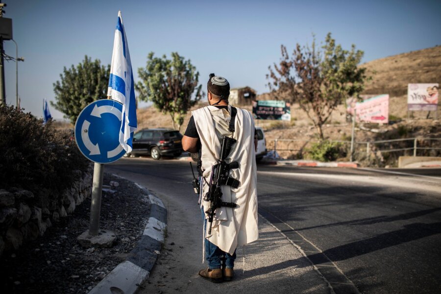 Erstmals EU-Sanktionen gegen israelische Siedler geplant - Rechtsgerichteter israelischer Siedler bei Nablus im nördlichen Westjordanland. (Archiv)