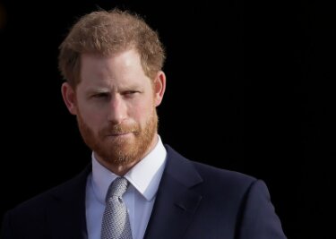 Erstwohnsitz USA: Harry kehrt Großbritannien den Rücken - Prinz Harry hier noch in den Gärten des Buckingham-Palasts.