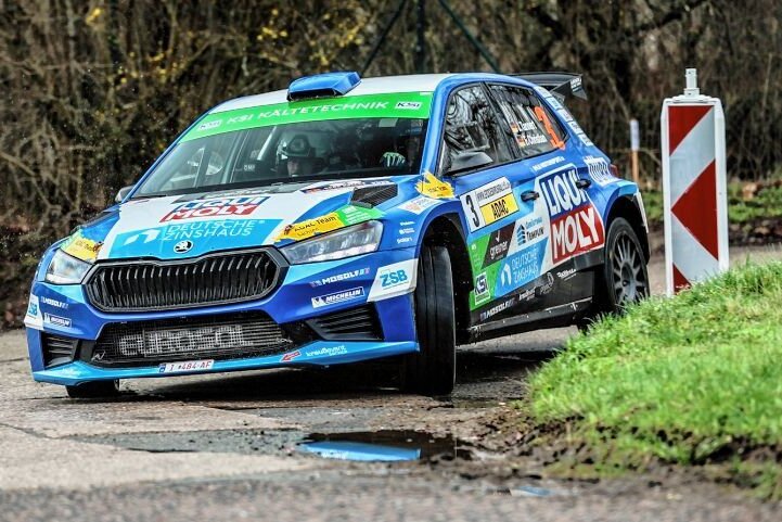 "Erze" läutet Meisterschaft ein - Julius Tannert und Co-Pilot Frank Christian gewannen die diesjährige "Erze" im Skoda Fabia RS Rally2. 