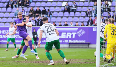 Erzgebirge-Aue-Cheftrainer Dotchev hadert mit Fehlern bei Niederlage gegen Münster: "Wir haben sie freundlich unterstützt" - Erik Majetschak traf zum 1:1 für die Veilchen.