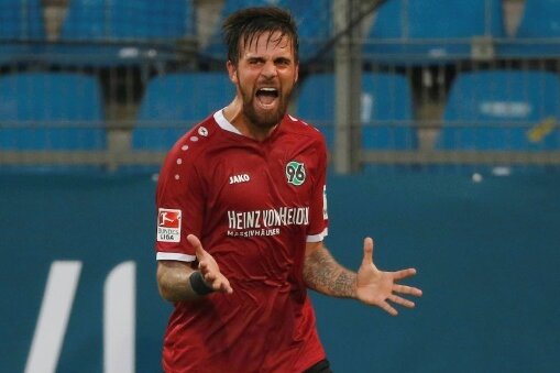 Erzgebirge Aue unterliegt 2:0 in Hannover - Harniks 1:0 bringt Hannover 96 auf die Siegerstraße