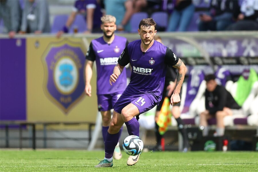Erzgebirge Aue verlängert den Vertrag mit Stammspieler - FCE verlängert Vertrag mit Boris Tashchy.
