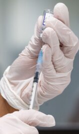 Erzgebirge drückt aufs Impftempo - Mobile Teams werden aufgestockt - In Kürze sollen acht statt bislang drei mobile Impfteams im Kreis eingesetzt werden. Zudem sind neue Impfstellen geplant. 