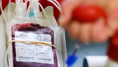Erzgebirgerin bei Blutspende abgewiesen - Ausgerechnet am Weltblutspendetag konnte eine Annaberg-Buchholzerin kein Blut spenden. Ohne Termin kann das derzeit vielen passieren. 