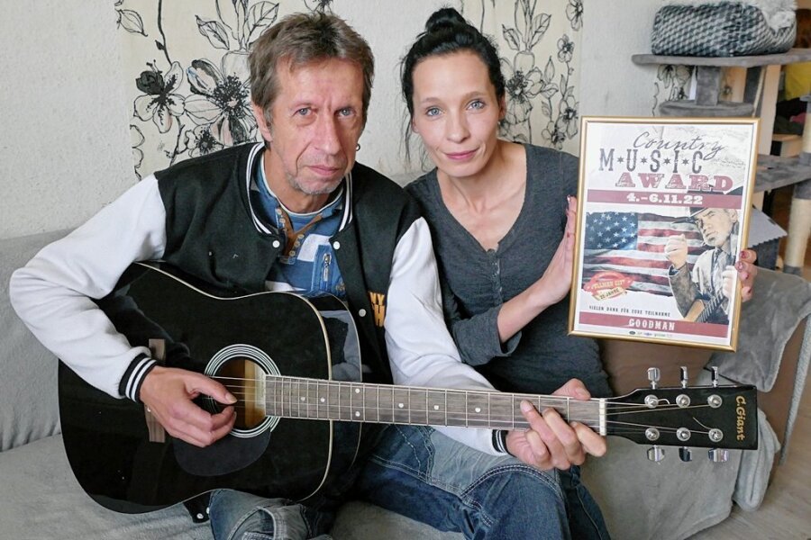 Erzgebirgisches Country-Duo träumt vom großen Durchbruch - Sind stolz auf den Country Music Award, den sie in Pullman City erhalten haben: Ingo Seeger und Antonia Böttcher. 