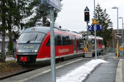 Erzgebirgsbahn: Ab Sonnabend rollen wieder Züge durchs Zschopautal - Ab Sonnabend rollen die Züge der Erzgebirgsbahn wieder fahrplanmäßig durchs Zschopautal.